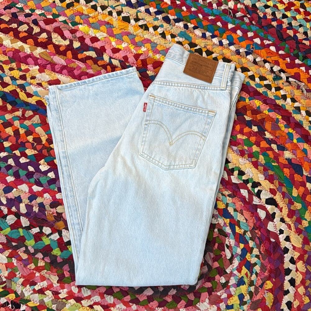 Levi’s Light Blue Ribcage Straight Ankle Denim Jeans